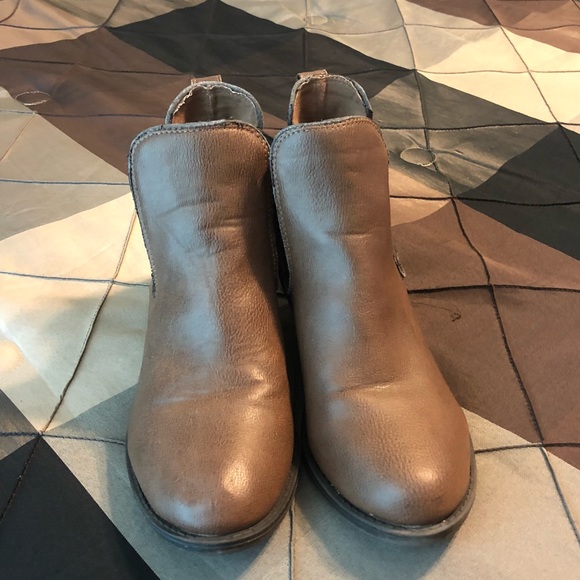 Soda Shoes - Brown Booties